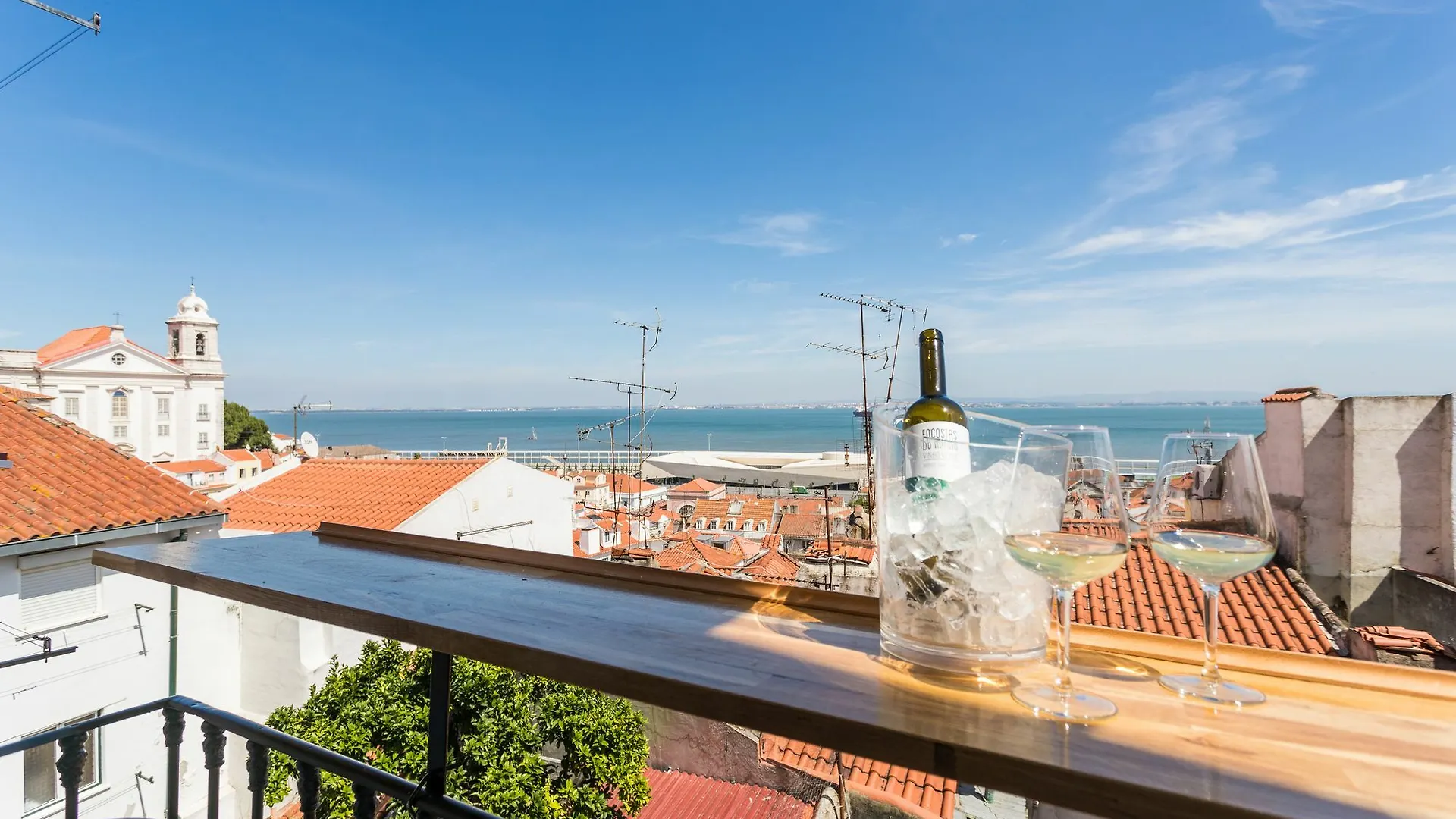 Alfama Vintage By Lu Holidays Lisbon Apartment